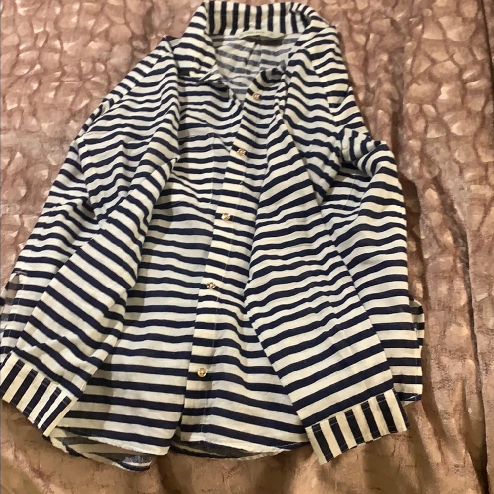 Blue and white linen fold button up